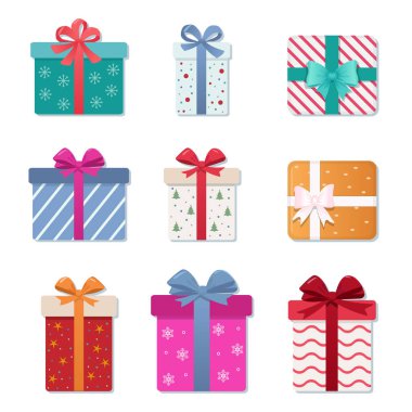 İçinde kurdeleler ve şenlik desenleri olan dokuz renkli hediye kutusu. Kar taneleri, ağaçlar, çizgiler, noktalar. Tebrik kartları, web afişleri, ambalajlar, reklamlar için. Beyaz arkaplanda vektör illüstrasyonu.