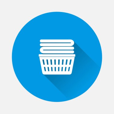 Mavi arkaplanda çamaşır sepeti simgesi var. Uzun gölgeli düz bir görüntü. Kolayca düzenlemek için katmanlar gruplandırıldı. Tasarımın için..