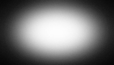 Siyah ve beyaz radyal vignette gradyan fon. Merkezi ışık parlıyor. Yumuşak, bulanık kenarlar. İnce gürültü tahıl dokusu. Gri tonda yumuşak bir solgunluk. Minimum monokrom ışık patlaması etkisi. PNG.