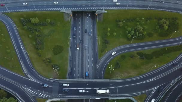 公路上桥高峰时间塞车的空中景观 — 图库视频影像
