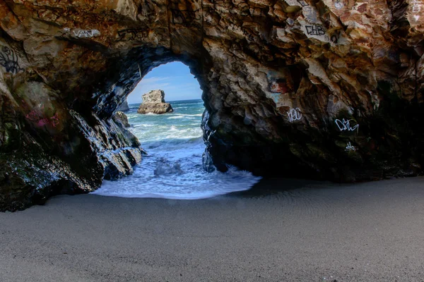 Rock Arch på Santa Cruz Beach — Stockfoto