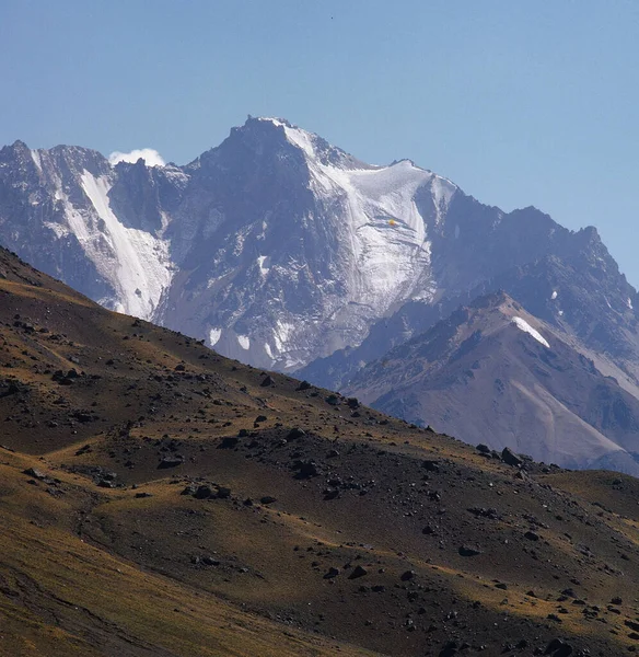 Dağ And Dağları karla kaplı
