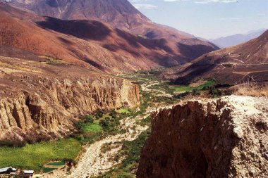 cajamarca, peru, panoramik viux yeşil vadi dağ ve nehir