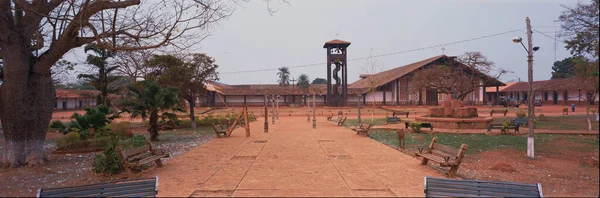 Chiquitos 'un Cizvit Misyonları doğu Bolivya' daki Santa Cruz bölgesinde yer almaktadır. Bu eski misyonlardan altısı (hepsi laik belediyeler) birleşik olarak UNESCO World olarak belirlendi