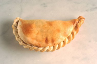 İzole edilmiş tuzlu börek. Lezzetli köfte. Arjantin yemeği