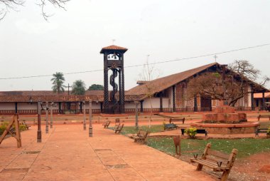 Bölgeyi evcilleştirmek amacıyla İsa Cemiyeti tarafından kurulan Bolivya 'nın Cizvit misyonları, Chiquitos ve Tarija misyonları Paraguay' ın Cizvit eyaletine aitti.,