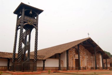 Bölgeyi evcilleştirmek amacıyla İsa Cemiyeti tarafından kurulan Bolivya 'nın Cizvit misyonları, Chiquitos ve Tarija misyonları Paraguay' ın Cizvit eyaletine aitti.