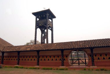 Bölgeyi evcilleştirmek amacıyla İsa Cemiyeti tarafından kurulan Bolivya 'nın Cizvit misyonları, Chiquitos ve Tarija misyonları Paraguay' ın Cizvit eyaletine aitti.,