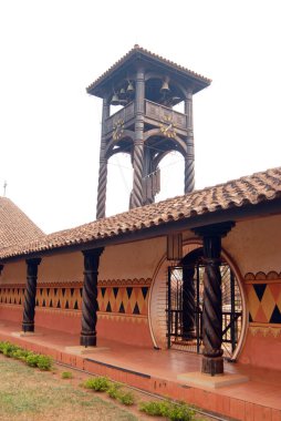 Bölgeyi evcilleştirmek amacıyla İsa Cemiyeti tarafından kurulan Bolivya 'nın Cizvit misyonları, Chiquitos ve Tarija misyonları Paraguay' ın Cizvit eyaletine aitti.,