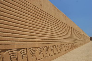 Chan Chan Chan 'ın modern Peru' daki kalıntıları Güney Amerika 'nın en eski Kolombiya öncesi şehridir.