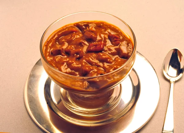 Peru Peru tatlıları, domuz labirentleri, cam kaseler.