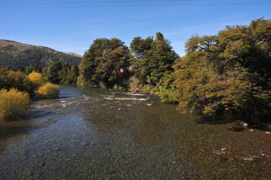 Arjantin Neuquen Prodence Panoramic Viux San Martin de los Andes, Lacar Gölü Dağ manzarası Mavi gökyüzü
