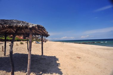 Mancora, Peru, tropikal, plaj, plaj, kum, deniz, doğa, sahil, gökyüzü, okyanus, mavi, su, yaz, seyahat, manzara, tatil, turizm, kıyı, kıyı, güneş, bulutlar, manzara, tatil, güzel, ufuk, tropikal, güneşli, gündüz, gündüz, gündüz, gündüz, tropikal plaj