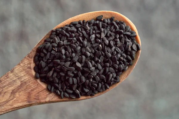 Семена Черного Тмина Деревянной Ложке — стоковое фото