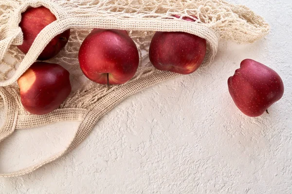 Ecological Reusable Mesh Bag Made Organic Cotton Fresh Apples White — Stock Photo, Image