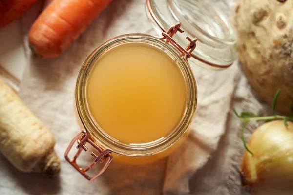 Hausgemachte Knochenbrühe Glas Mit Zutaten Für Die Suppe Von Oben — Stockfoto