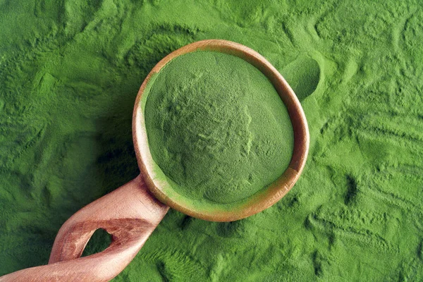 Polvo Algas Clorella Verde Sobre Una Cuchara Madera Suplemento Nutricional — Foto de Stock