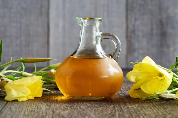 Bottle Evening Primrose Oil Oenothera Biennis Flowers Healthy Nutritional Supplement — Stock Photo, Image
