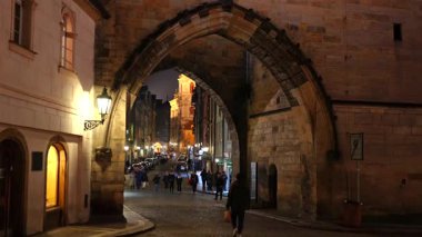 Prag Çek Cumhuriyeti 16 Şubat 2024 St. Nicholas Kilisesi gece manzaralı