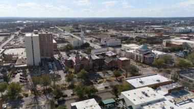 Modern ve tarihi şehir sokaklarıyla Augusta 'nın hava manzarası