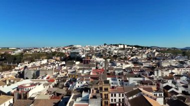 Güney İspanya 'daki eski şehir silüeti ve tiyatro manzarası