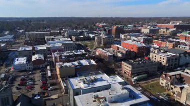 17 Aralık 2025 Bloomington şehir merkezinin hava görüntüsü.