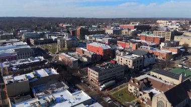 17 Aralık 2025 Bloomington Indiana İHA görüntüsü Monroe Adliyesi Meydanı