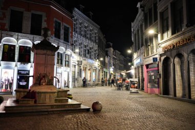 Mons Belçika 'da Cobblestone Caddesi, 7 Şubat 2025.