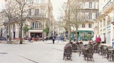 27 Mart 2025 Bordeaux Fransa 'nın tarihi meydanı sadece bisiklet ve yayalarla geniş bir bakış açısı