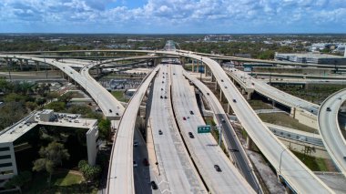 Orlando çevre yolu çok katmanlı otoyollarla antenleri değiştiriyor