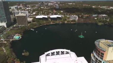 Orlando şehir merkezli Eola Gölü 360 hava manzarası