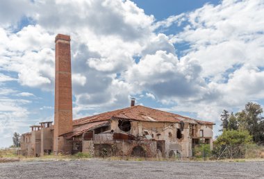 Limasol'da sahipsiz kiremit fabrikası