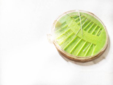 Yumuşak odak ve sessiz renklerin dünyasına rüya gibi bir kaçış. Bir anın özünü soyutlama merceğinden yakalıyorum..