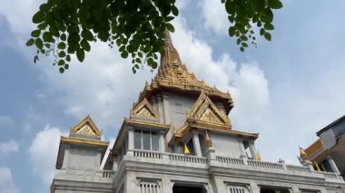 Bangkok Tayland 'ın farklı caddelerini gösteren üç video klip koleksiyonu. Şehir trafiği ve şehrin çeşitli bölgelerinde günlük yaşam işaretleri var..