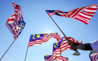Malezya bayrağı olarak da bilinen Jalur Gemilang