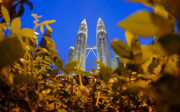 Petronas İkiz Kuleleri