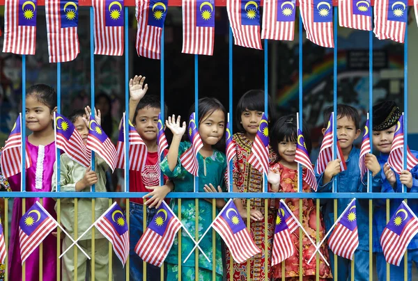 Şirin Malezyalı çocuklar