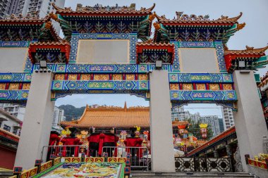Wong Tai Sin Tapınağı kapısı Hong Kong 'da bulunan mimarinin detaylarını içeriyor.
