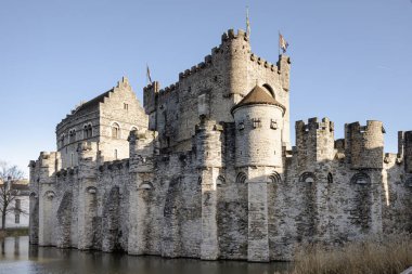 Gent, Belçika 'daki Gravensteen Kalesi' nin güzel ortaçağ mimarisi..