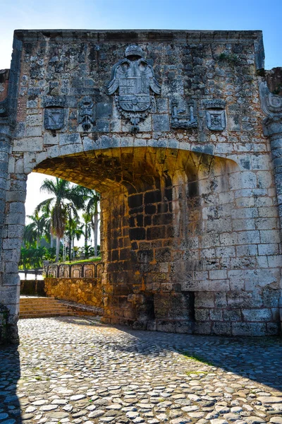 Drzwi z Alcazar de Colon - Santo Domingo, Dominikana. — Zdjęcie stockowe