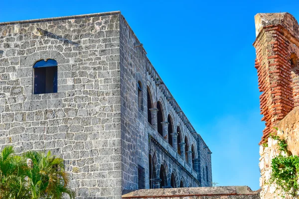 Alcázar de Colón y Plaza de España en Santo Domingo, República Dominicana . —  Fotos de Stock