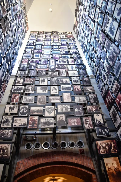 Vista interna do Museu Memorial do Holocausto em Washington DC, EUA . — Fotografia de Stock