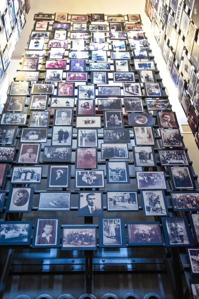 Internal view of the Holocaust Memorial Museum in Washington DC, USA. — Stock Photo, Image