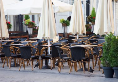 İçinin boş açık kafe