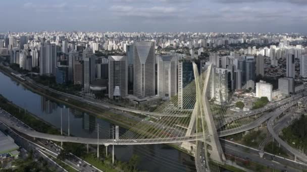 Luftfoto Kabel Ophold Broen Sao Paulo Brasilien Forretningscenter Finanscenter Bylandskab – Stock-video