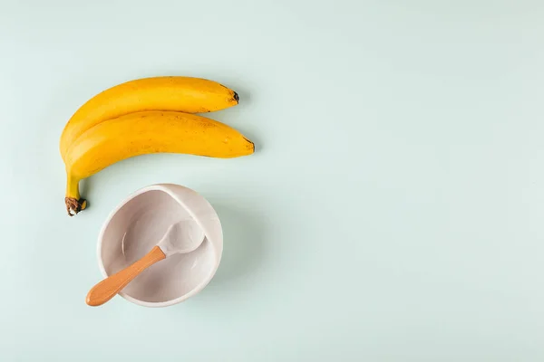 Vaisselle Silicone Gris Bananes Sur Fond Servir Bébé Premier Concept — Photo