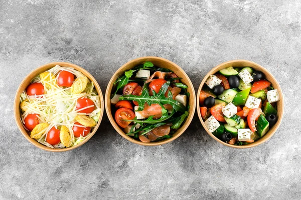 Entrega Comida Saudável Comida Saladas Legumes Frescos Recipientes Lixo Zero — Fotografia de Stock