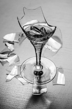Zarif şarap cam kırık