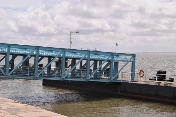 Demir cevheri yüklemek için kargo terminali.