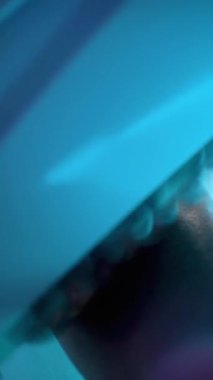 Cilt Kapatma Görünümünde Çevrimdışı Aygıt Yuvarlanıyor